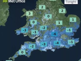 英国气象局天气预报员发出“冰冻雾”警告，地图显示今晚气温为零下6摄氏度