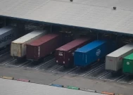进口商囤积现金并转移库存 以规避特朗普关税风险