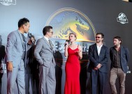 【专访】《侏罗纪世界》导演爱德华斯：《哥斯拉》更像飓风，而《侏罗纪》是连环杀手